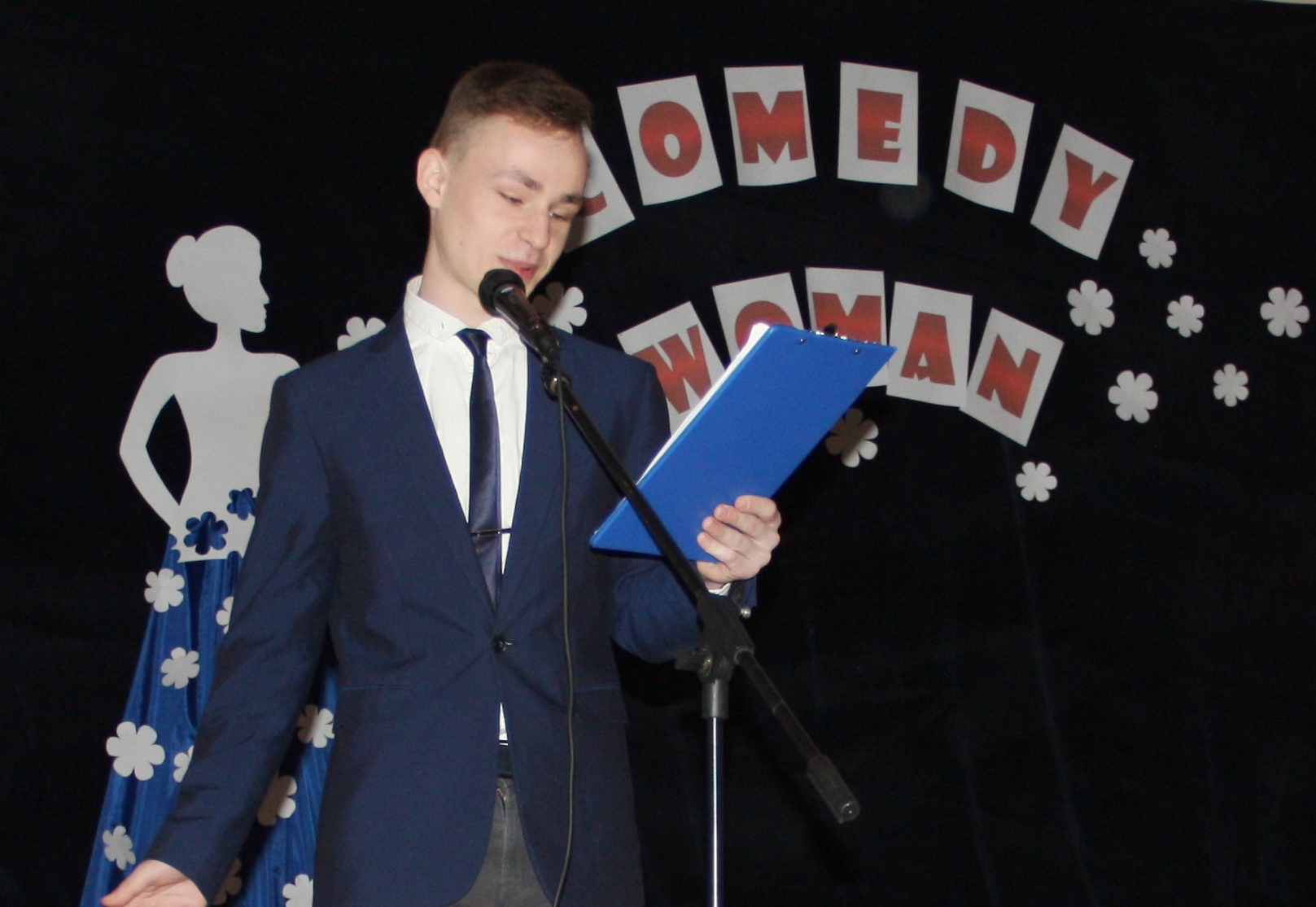 ведучий шоу - Ростислав Руденський.